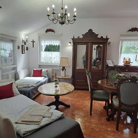 Apartament Tavirozsa *