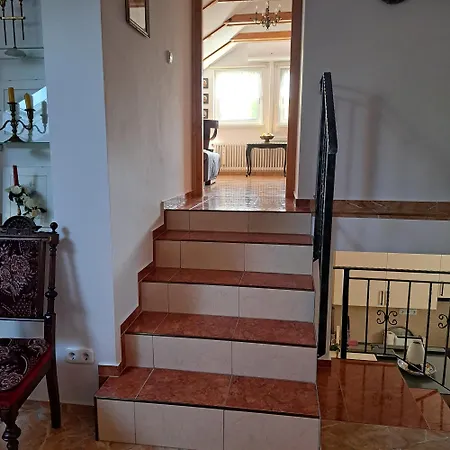 Tavirozsa *